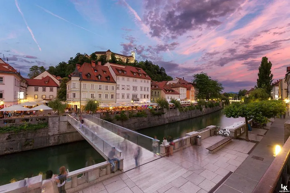 Apartment By The Castle Hill Ljubljana